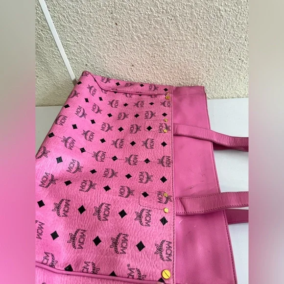 MCM Vibrant Pink Logo large Tote - Picture 3 of 15